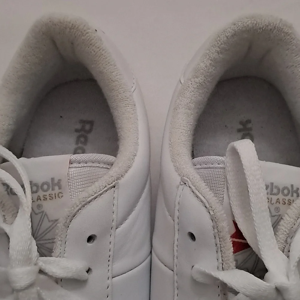 Reebok Men's Size 10 Leather Classic Sneaker